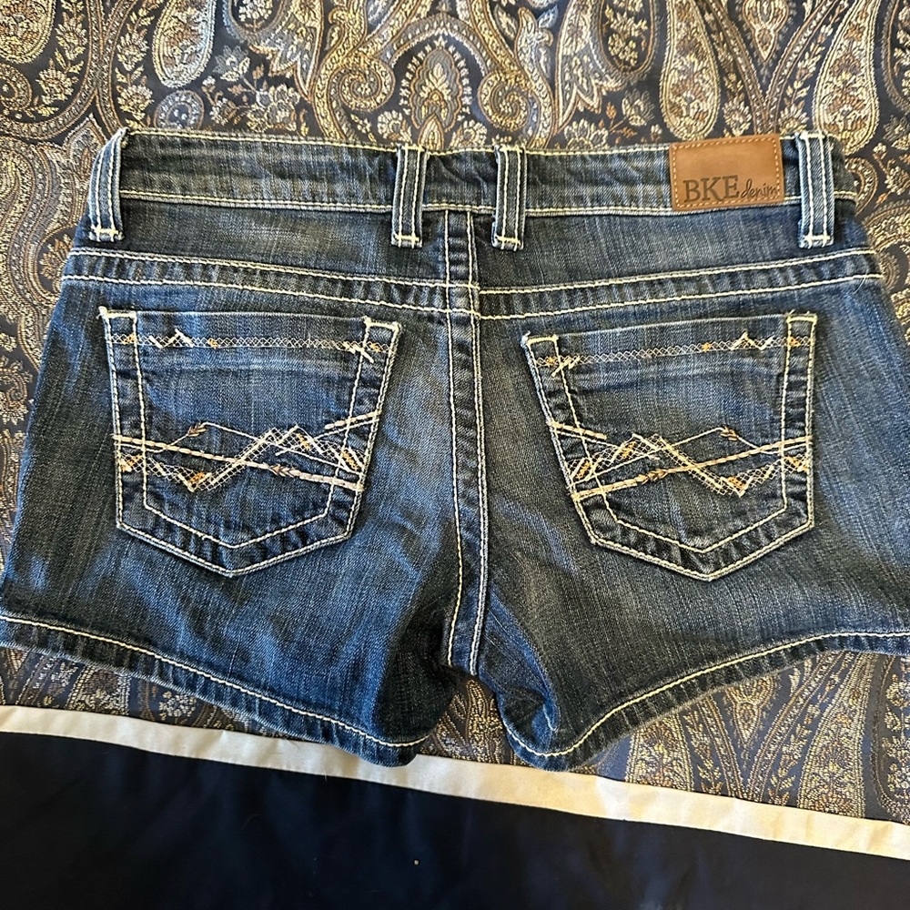 BKE shorts size 26